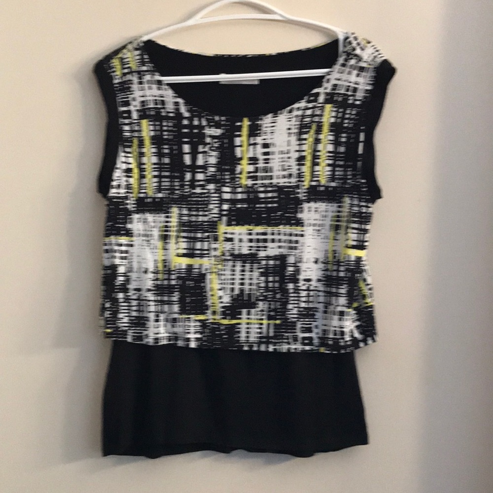 Short sleeve top